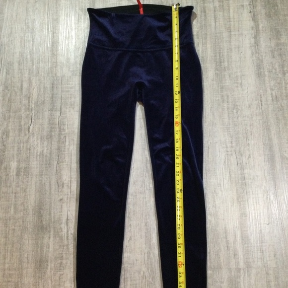 SPANX Womens Size Large Inseam 29” Soft Velvet Leggings In Navy Blue - Picture 10 of 11